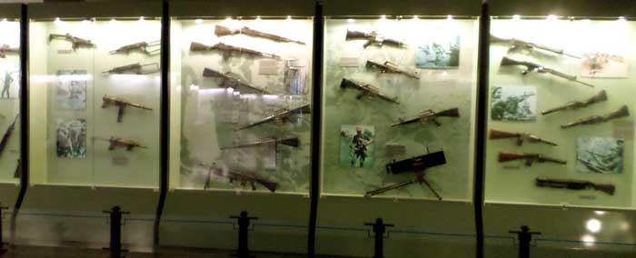 Coleção de armas utilizados na guerra do Vietnã