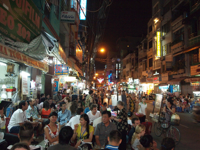Rua Phnam Ngu Lao - Foto de: William (CC BY-ND 2.0) 