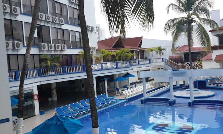 piscina do hotel sol caribe san andres