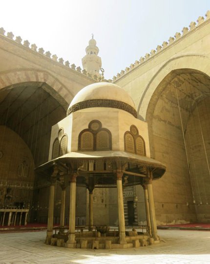 interior da Mesquita Sultão Hassan