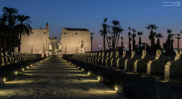 Avenida de esfinges e Templo de Luxor 