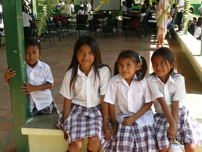 indiginas Wayuu na escola