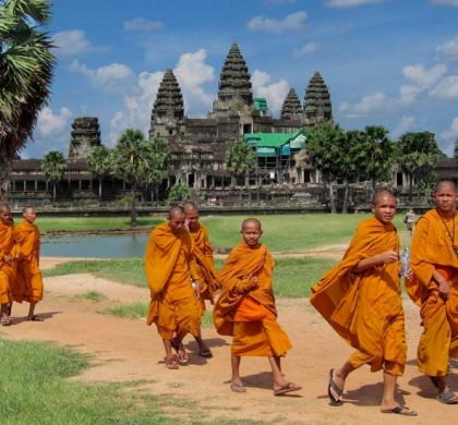 Monges em Angkor - Foto: Stephanie Rowe (CC BY-NC 2.0)