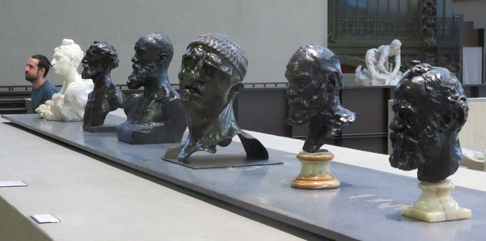 esculturas nos museus de paris