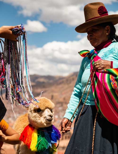 cultura peru indigena llama