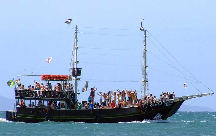 barco pirata florianópolis